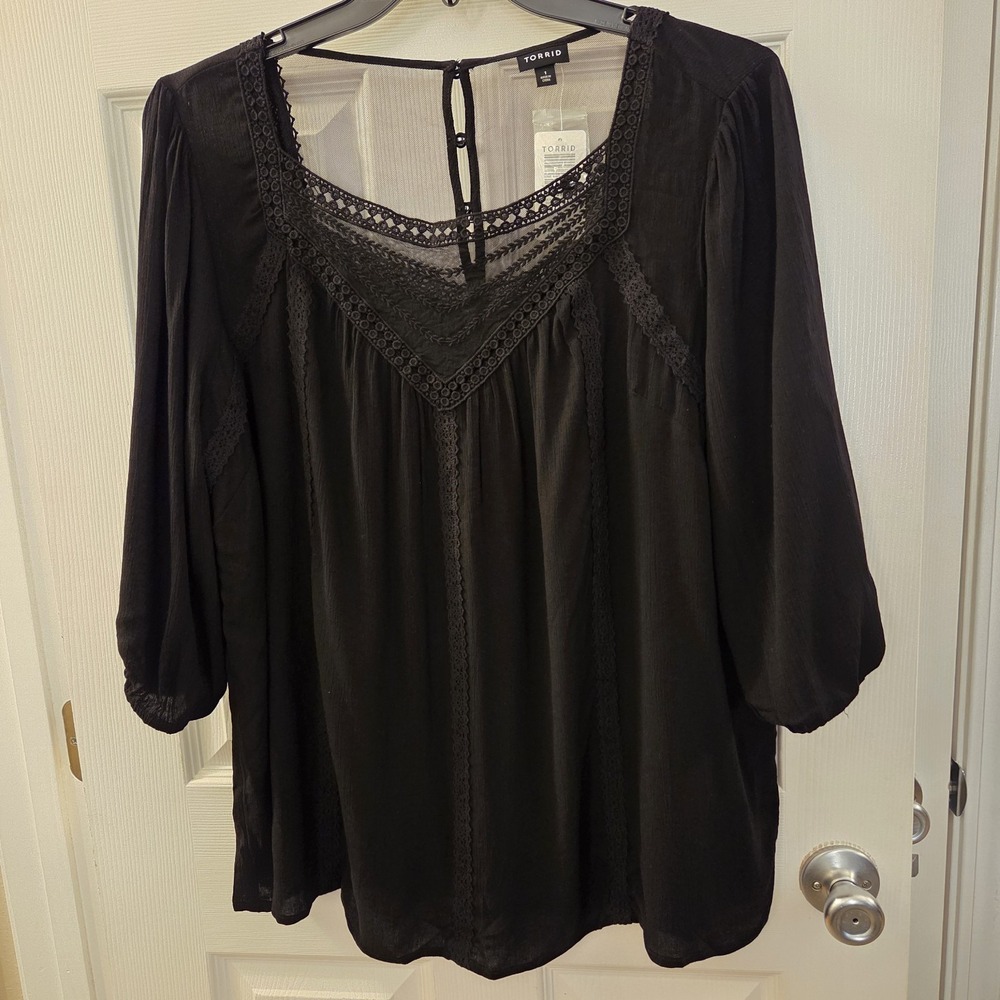 Torrid sz 1 blk 3/4 slv gauzy flowy top NWT 100% rayon boho whimsigoth witchy